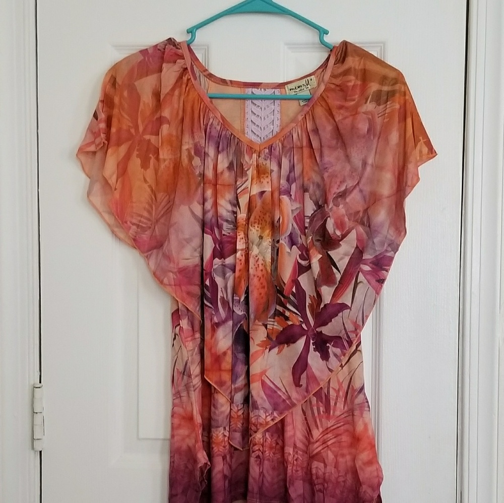 Short sleeve flowing top